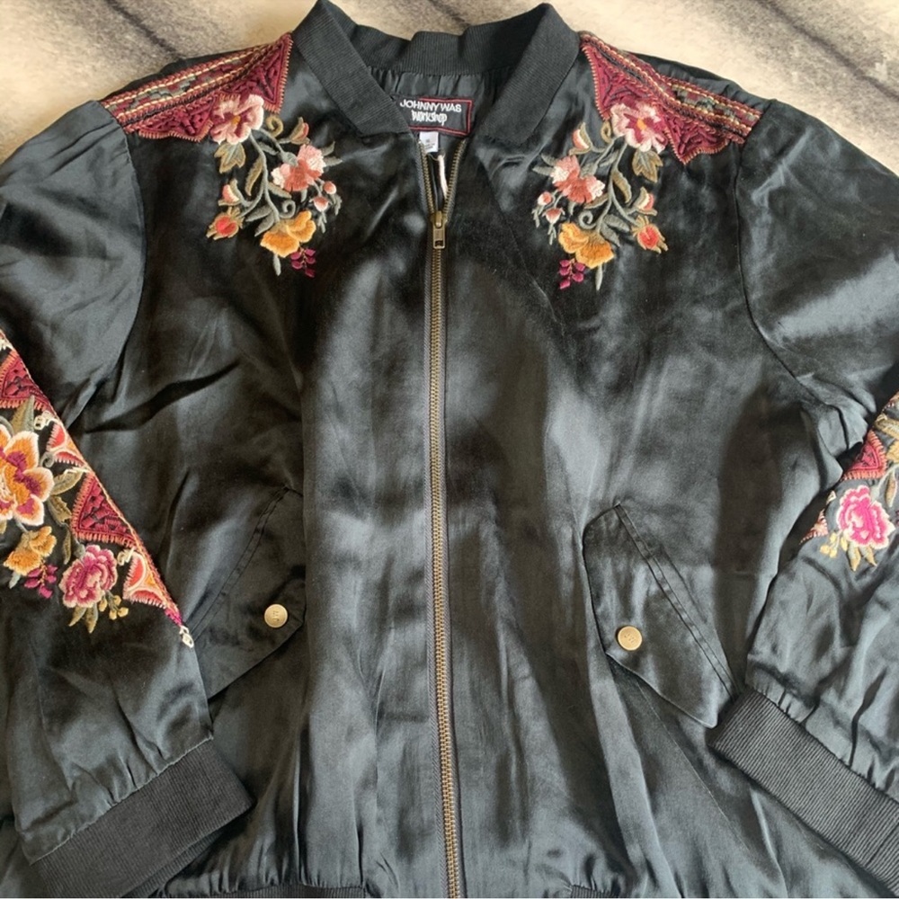 Johnny Was Nepal Bomber Silk Floral Jacket Black - Picture 8 of 13